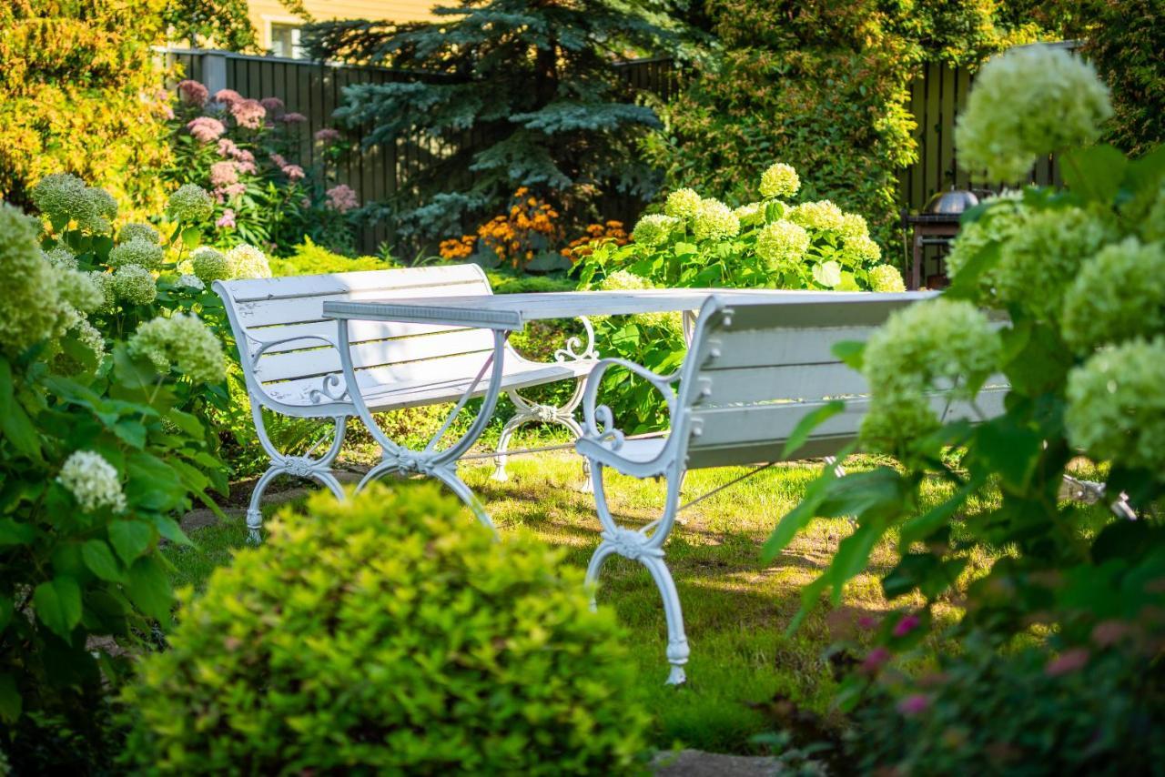 City Center Garden Camping Talin Exterior foto